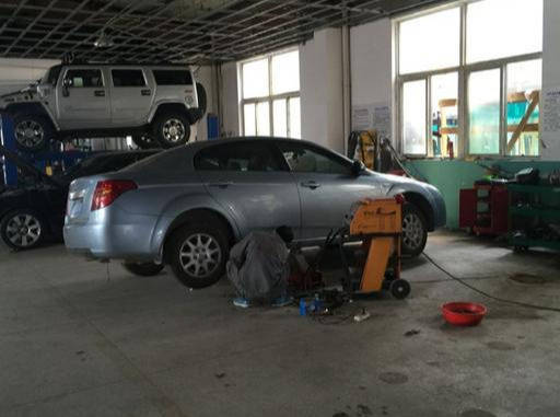 汽車為何不能在修理廠過夜？修車師傅揭秘行業(yè)秘密，網友心寒汽車零配件內幕